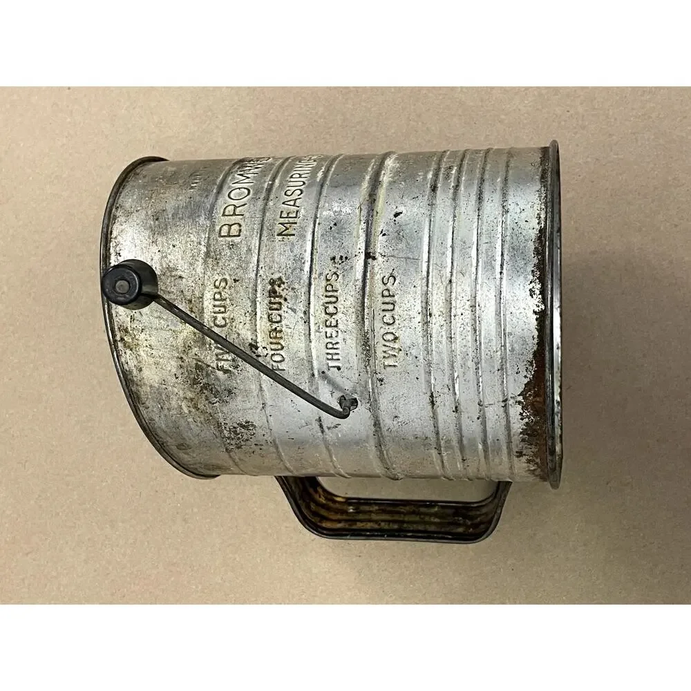 Vintage Bromwell 5 Cup Flour Sifter‎
